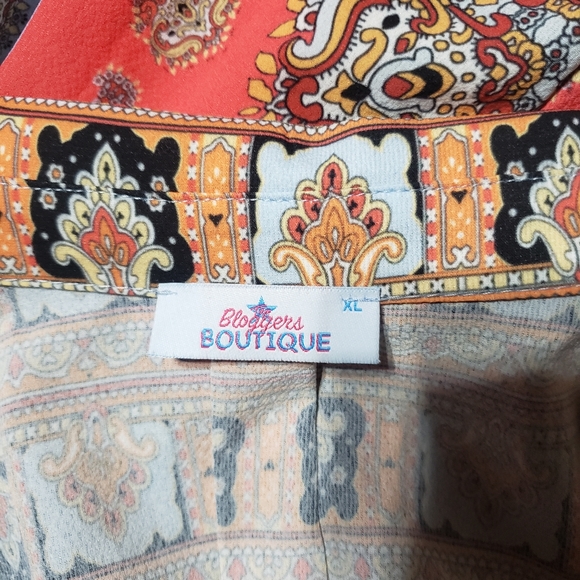 NWOT XL Geometric Blue & Red Long Sleeve Button Up - Picture 6 of 6